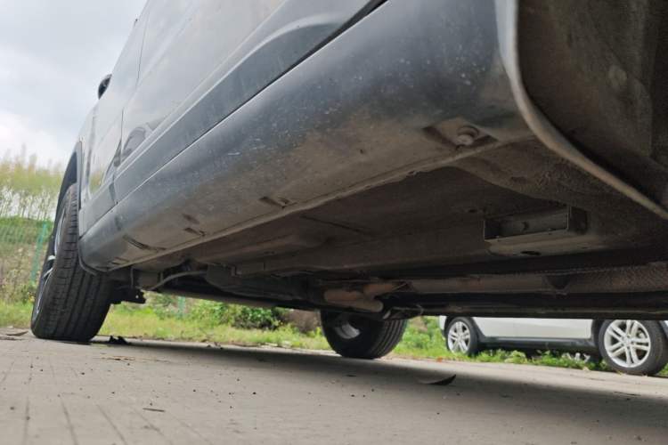 Used Bestune X40 2017 1.6L Automatic Prestige Edition Right Side Sill