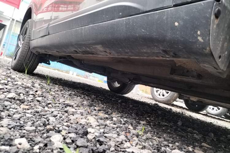 Used Bestune X40 2017 1.6L Automatic Luxury Model Right Side Sill