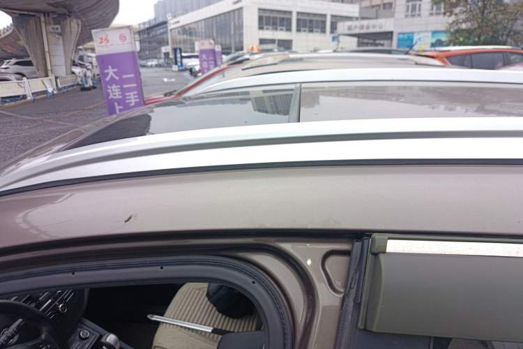 Used Bestune X40 2017 1.6L Automatic Prestige Edition Roof