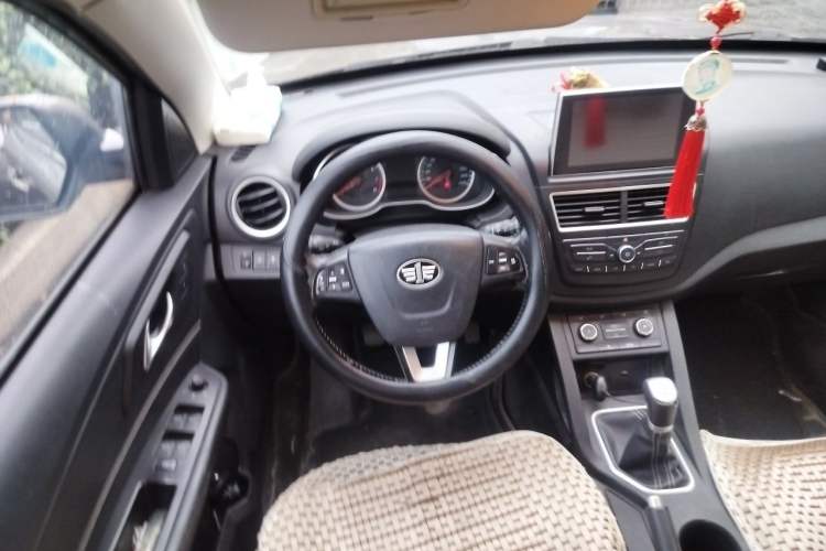 Used Bestune X40 2017 1.6L Manual Prestige Edition Steering Wheel
