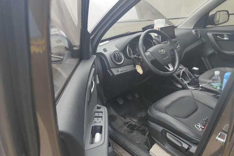 Used Bestune X40 2017 1.6L manual Comfort trim level Driver Seat