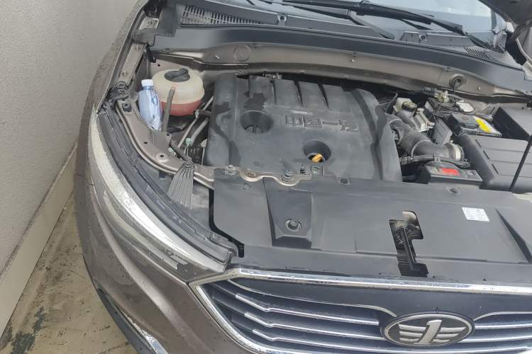 Used Bestune X40 2017 1.6L manual Comfort trim level Engine Bay Right