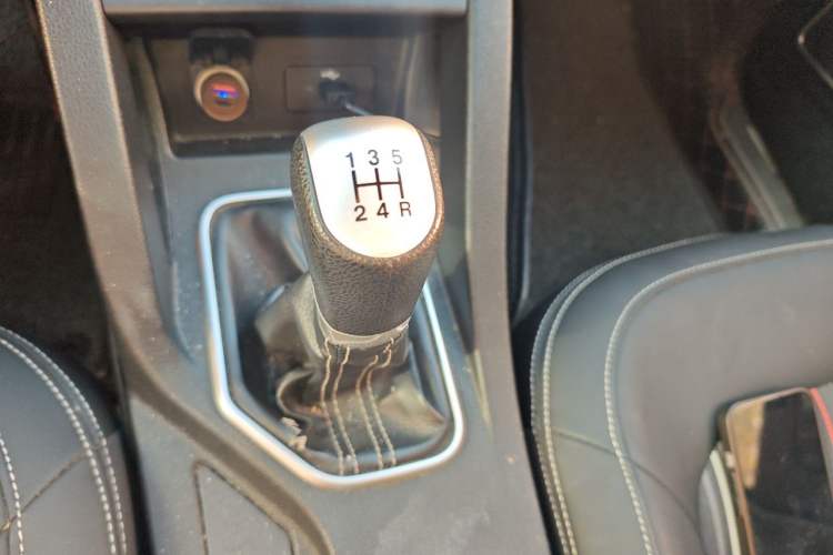 Used Bestune X40 2017 1.6L Manual Luxury Edition Gear Lever