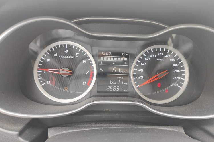 Used Bestune X40 2017 1.6L manual Comfort trim level Instrument Cluster