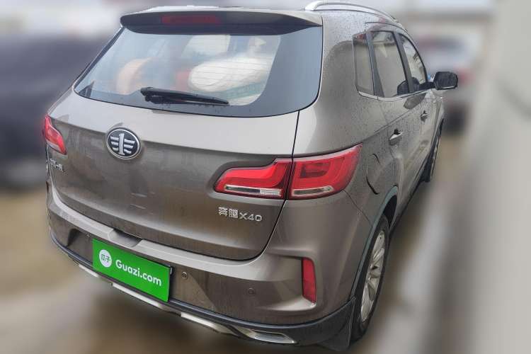 Used Bestune X40 2017 1.6L manual Comfort trim level Rear Right 45 Deg