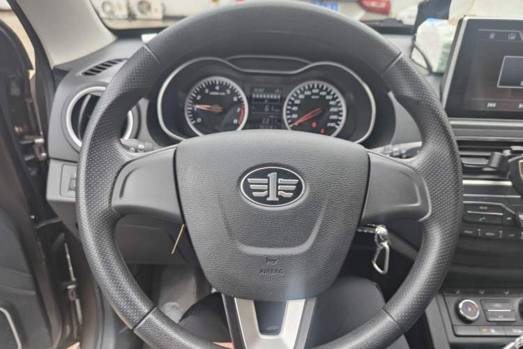 Used Bestune X40 2017 1.6L manual Comfort trim level Steering Wheel