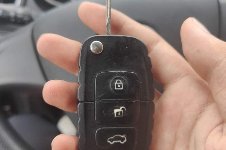 Used Bestune X40 2017 1.6L manual Comfort trim level Vehicle Key