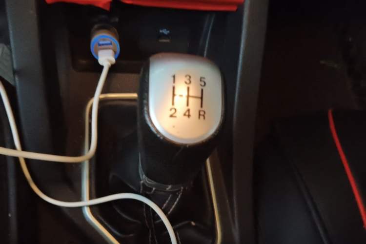Used Bestune X40 2017 1.6L Manual Luxury Edition Gear Lever
