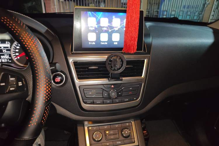 Used Bestune X40 2017 1.6L Automatic Prestige Edition Audio And AC Panel