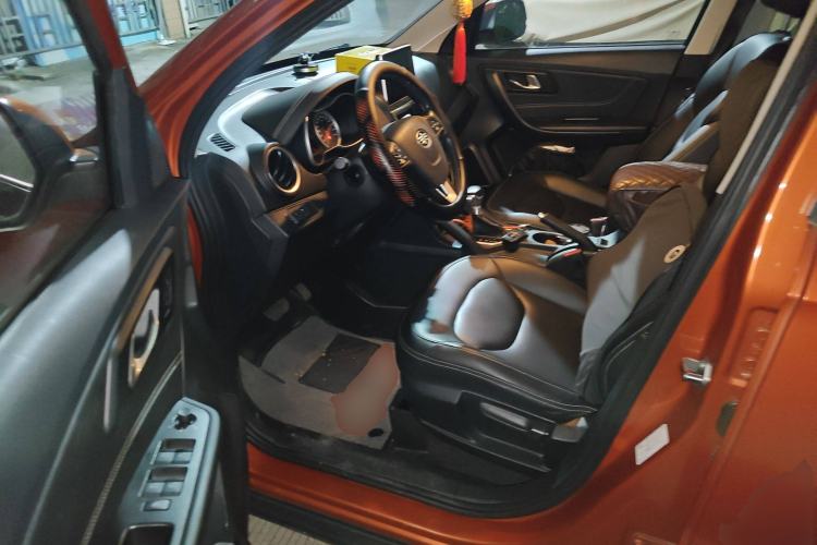 Used Bestune X40 2017 1.6L Automatic Prestige Edition Driver Seat