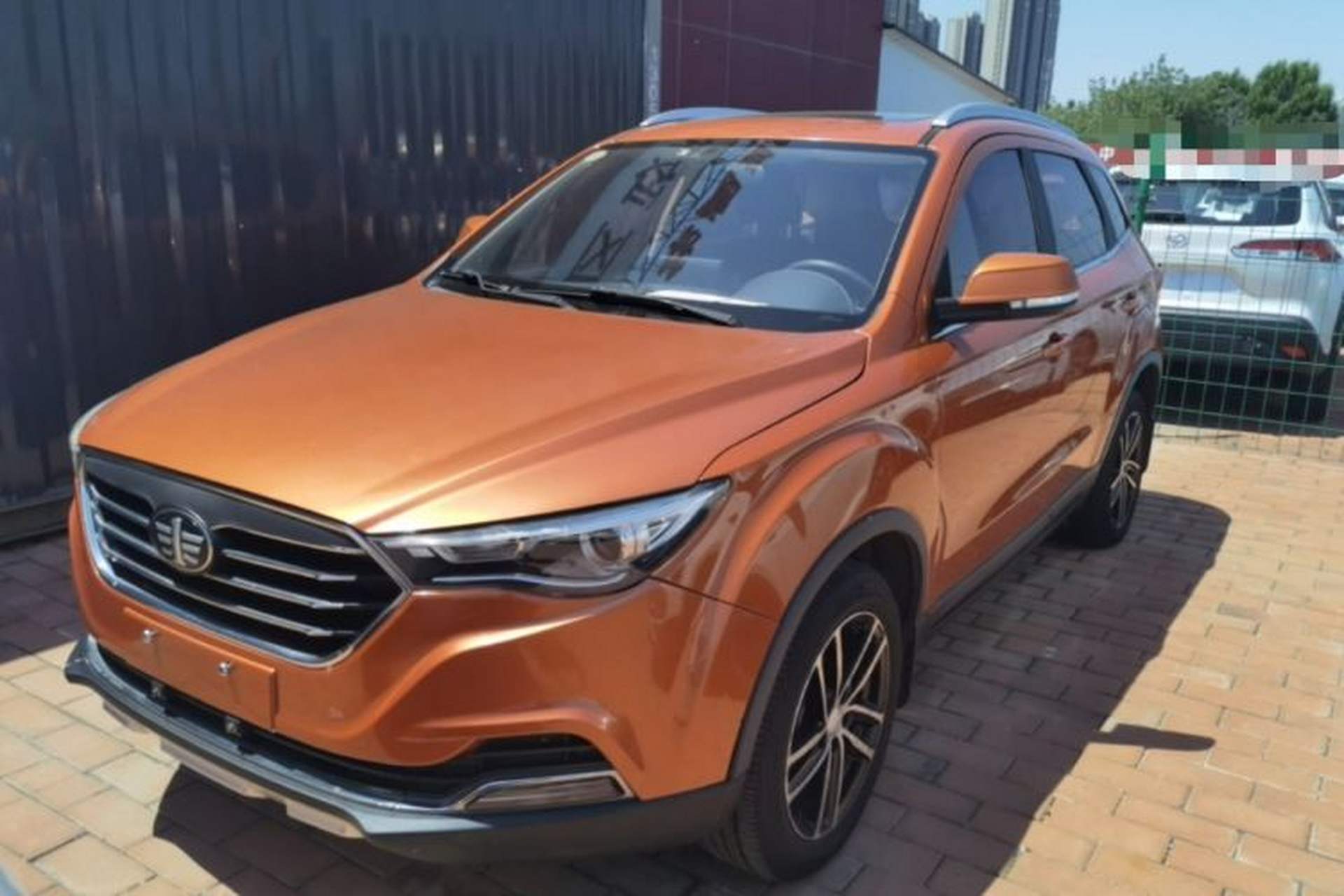 Used Bestune X40 2017 1.6L Automatic Luxury Model Front Left 45 Deg