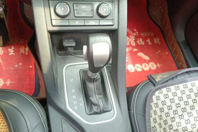 Used Bestune X40 2017 1.6L Automatic Luxury Model Gear Lever