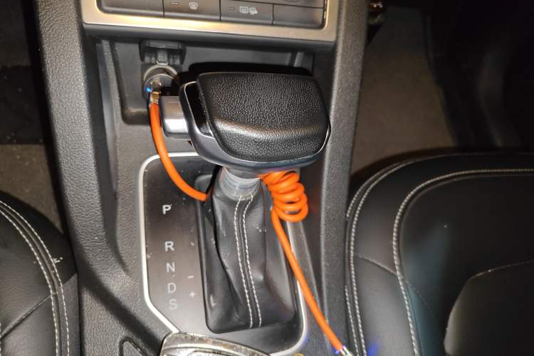 Used Bestune X40 2017 1.6L Automatic Prestige Edition Gear Lever