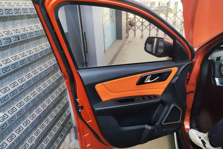 Used Bestune X40 2017 1.6L Automatic Prestige Edition Interior 4