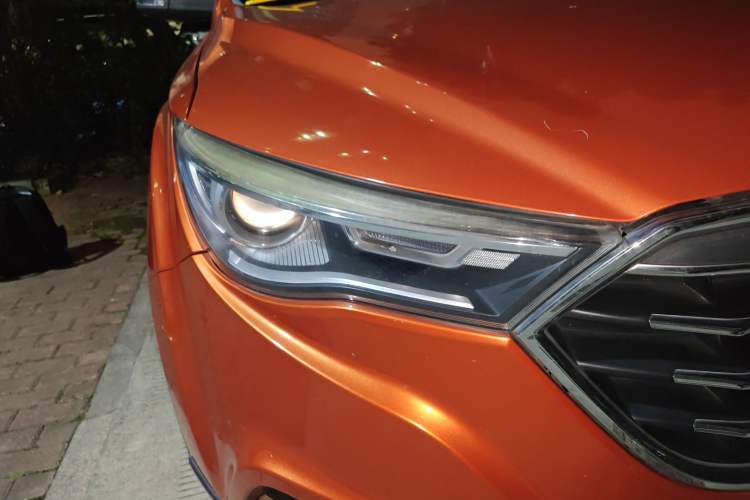 Used Bestune X40 2017 1.6L Automatic Prestige Edition Right Front Headlight