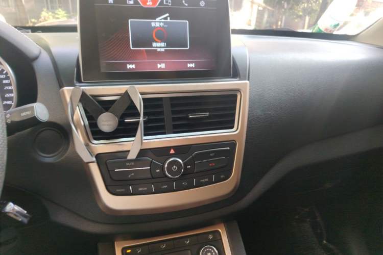 Used Bestune X40 2017 1.6L Automatic Luxury Model Audio And AC Panel