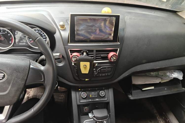 Used Bestune X40 2017 1.6L Automatic Luxury Model Audio And AC Panel