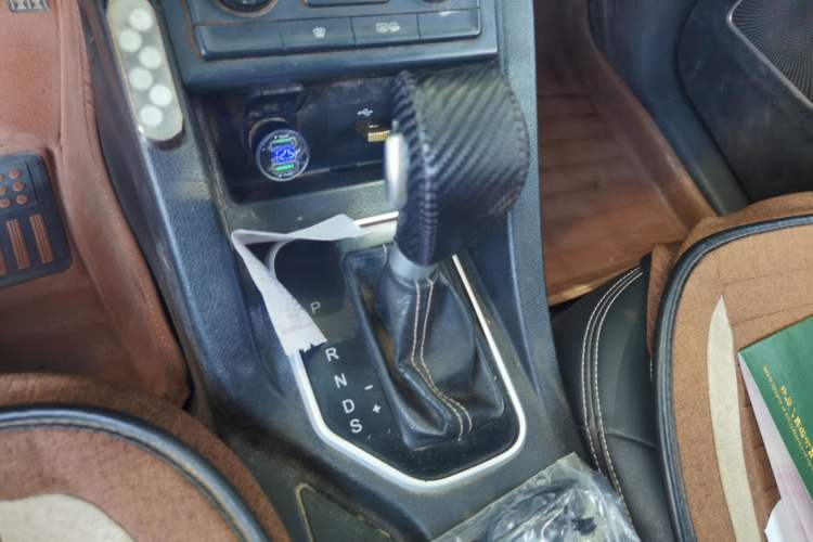 Used Bestune X40 2017 1.6L Automatic Luxury Model Gear Lever