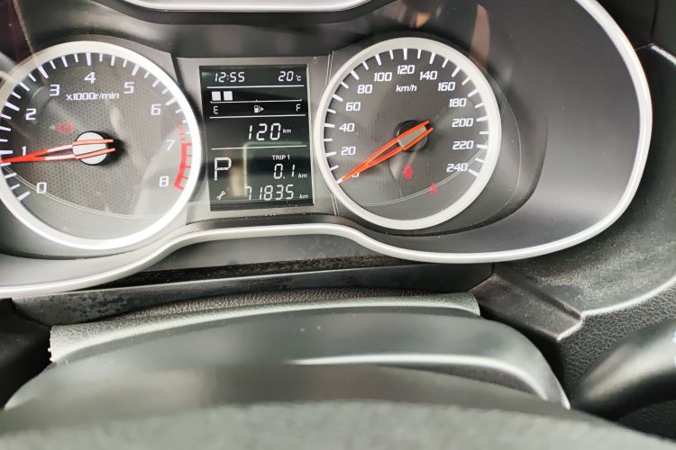 Used Bestune X40 2017 1.6L Automatic Prestige Edition Odometer Close Up