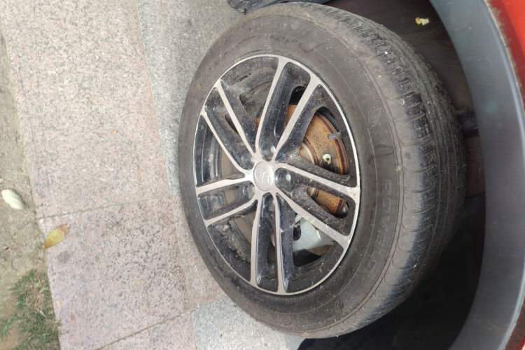 Used Bestune X40 2017 1.6L Automatic Luxury Model Right Front Wheel Hub