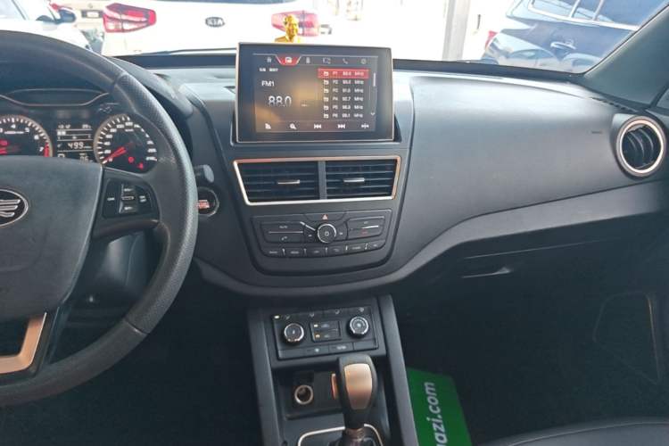 Used Bestune X40 2017 1.6L Automatic Prestige Edition Audio And AC Panel