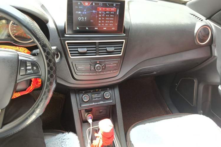 Used Bestune X40 2017 1.6L Manual Prestige Edition Audio And AC Panel