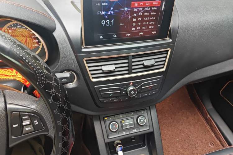 Used Bestune X40 2017 1.6L Manual Prestige Edition Audio And AC Panel