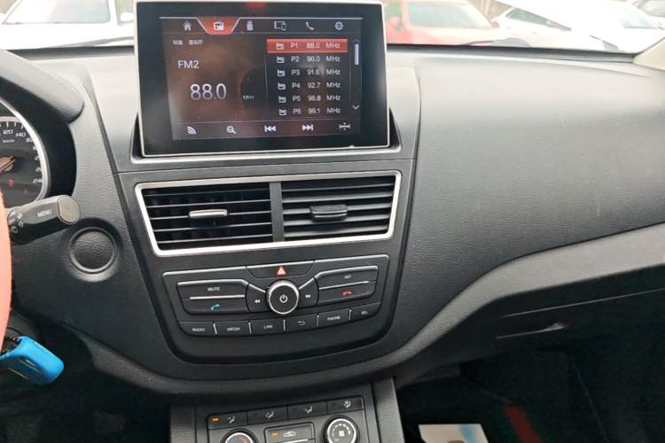 Used Bestune X40 2017 1.6L Manual Luxury Edition Audio And AC Panel