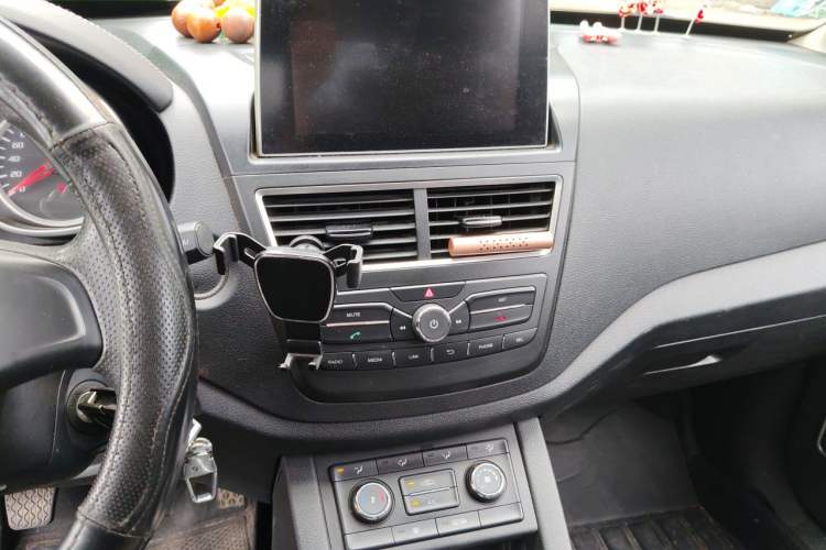 Used Bestune X40 2017 1.6L Manual Luxury Edition Audio And AC Panel