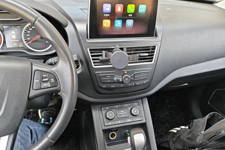 Used Bestune X40 2017 1.6L Automatic Prestige Edition Audio And AC Panel