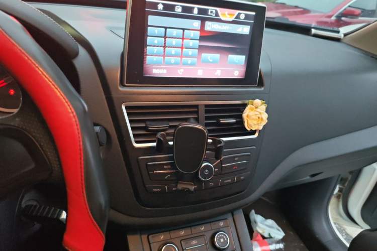 Used Bestune X40 2017 1.6L Automatic Luxury Model Audio And AC Panel