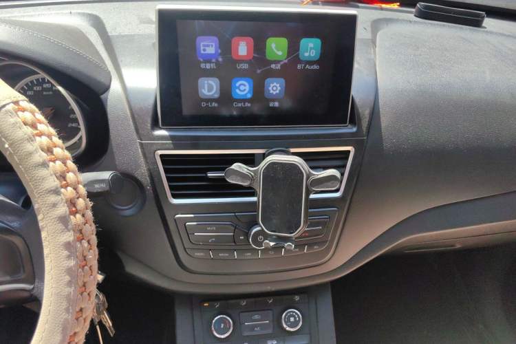 Used Bestune X40 2017 1.6L Manual Luxury Edition Audio And AC Panel