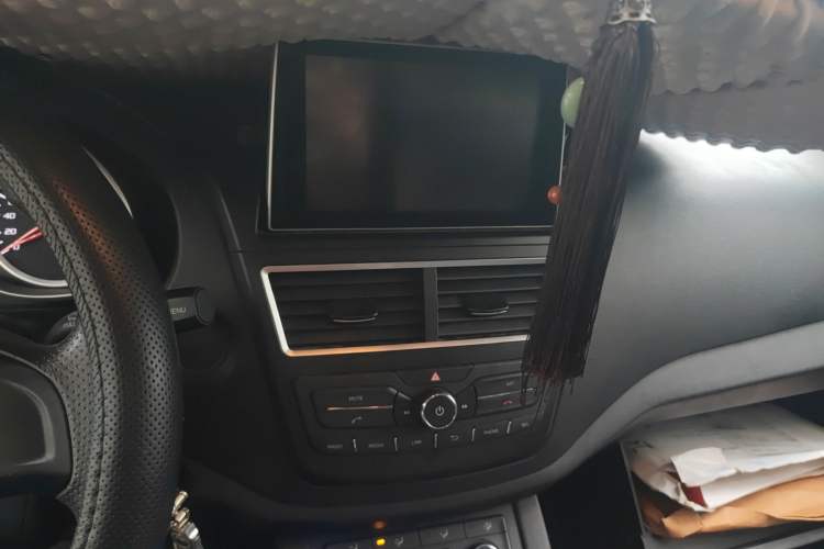 Used Bestune X40 2017 1.6L Manual Luxury Edition Audio And AC Panel
