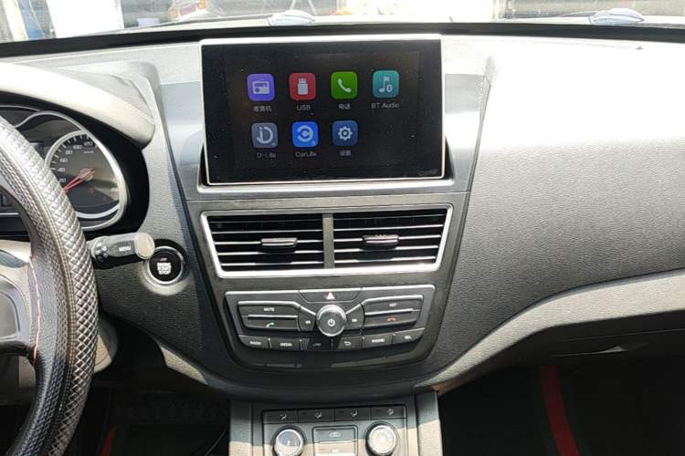 Used Bestune X40 2017 1.6L Automatic Luxury Model Audio And AC Panel