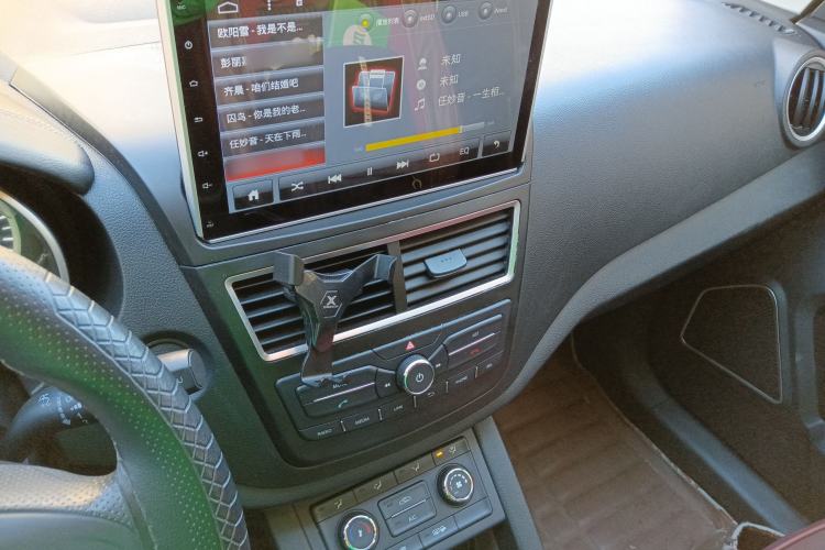 Used Bestune X40 2017 1.6L manual transmission technology version Audio And AC Panel