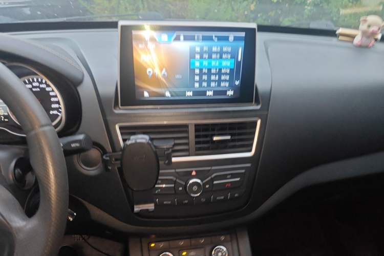 Used Bestune X40 2017 1.6L Manual Luxury Edition Audio And AC Panel
