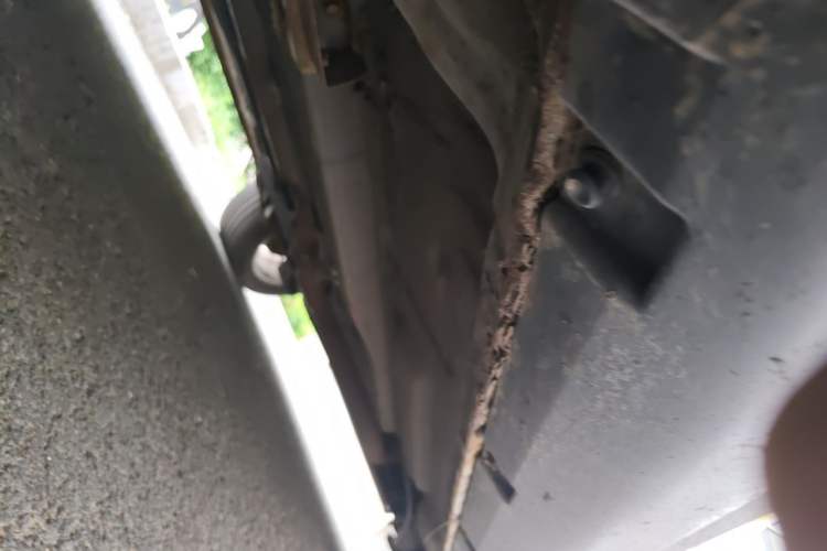 Used Bestune X40 2017 1.6L manual Comfort trim level Chassis Front Left