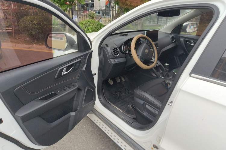 Used Bestune X40 2017 1.6L Manual Connected Smart Cool Edition Driver Seat