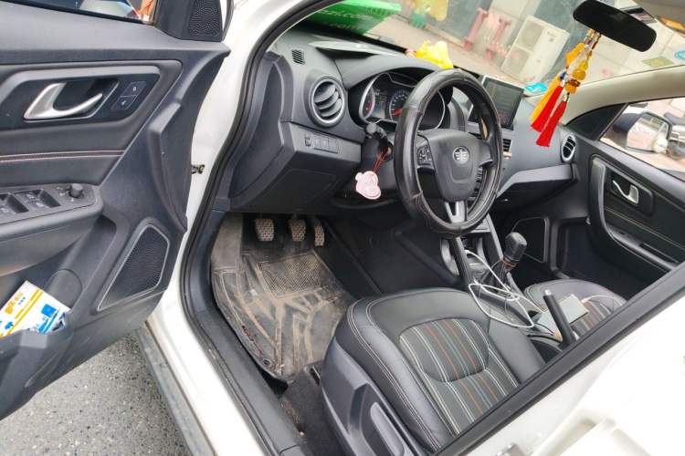 Used Bestune X40 2017 1.6L Manual Luxury Edition Driver Seat