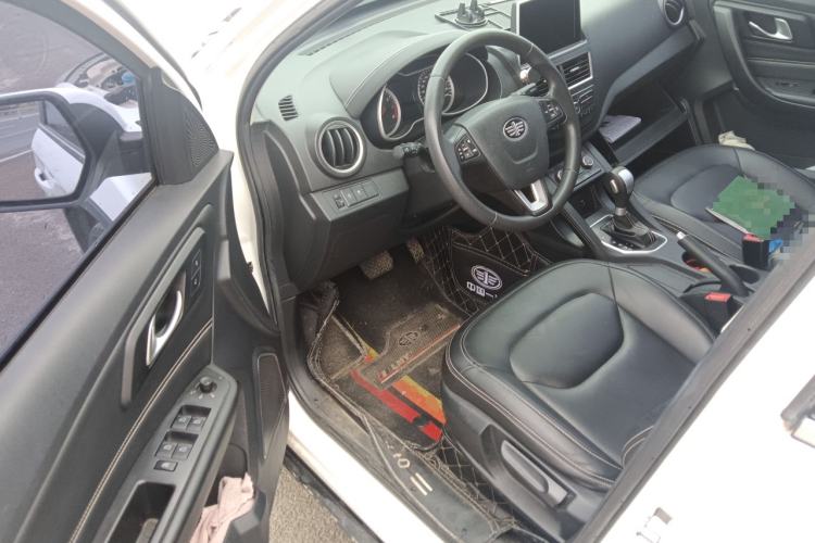 Used Bestune X40 2017 1.6L Automatic Prestige Edition Driver Seat