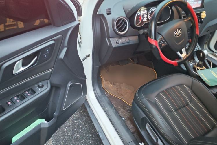 Used Bestune X40 2017 1.6L Automatic Luxury Model Driver Seat