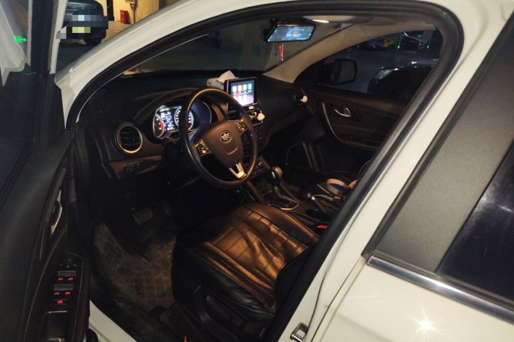 Used Bestune X40 2017 1.6L Automatic Prestige Edition Driver Seat