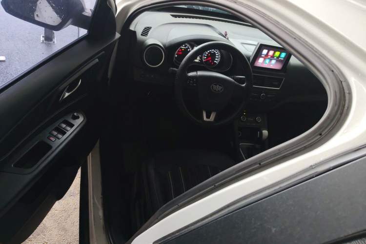 Used Bestune X40 2017 1.6L Automatic Luxury Model Driver Seat