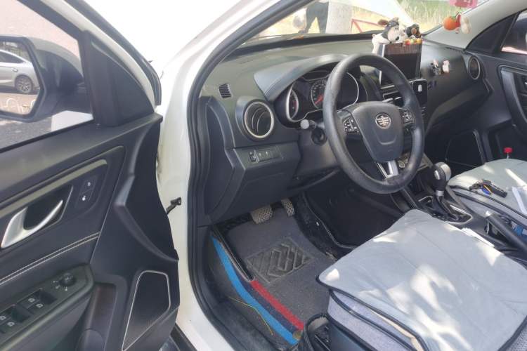 Used Bestune X40 2017 1.6L Automatic Prestige Edition Driver Seat