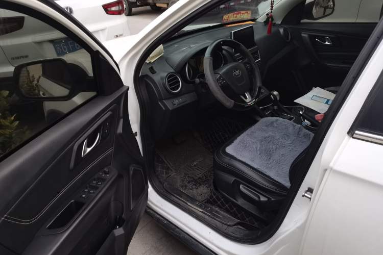 Used Bestune X40 2017 1.6L Automatic Connected Smart Cool Edition Driver Seat