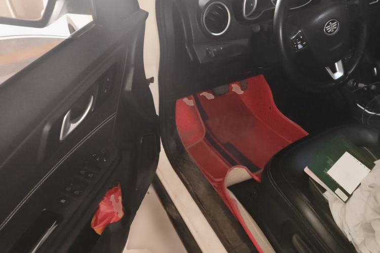 Used Bestune X40 2017 1.6L Automatic Luxury Model Driver Seat