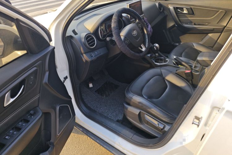 Used Bestune X40 2017 1.6L Automatic Prestige Edition Driver Seat