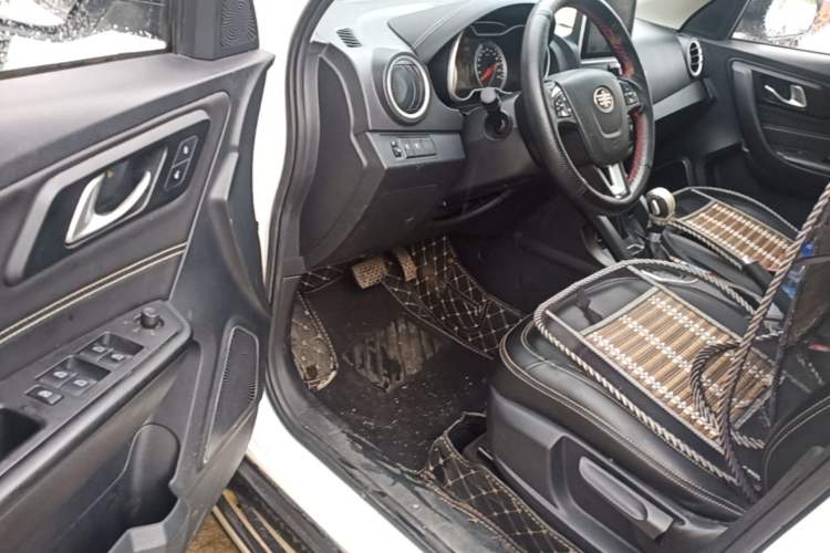 Used Bestune X40 2017 1.6L Automatic Prestige Edition Driver Seat
