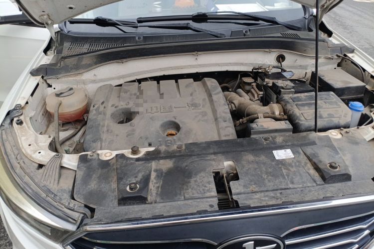 Used Bestune X40 2017 1.6L manual Comfort trim level Engine Bay