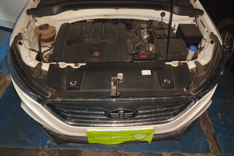 Used Bestune X40 2017 1.6L Automatic Prestige Edition Engine Bay